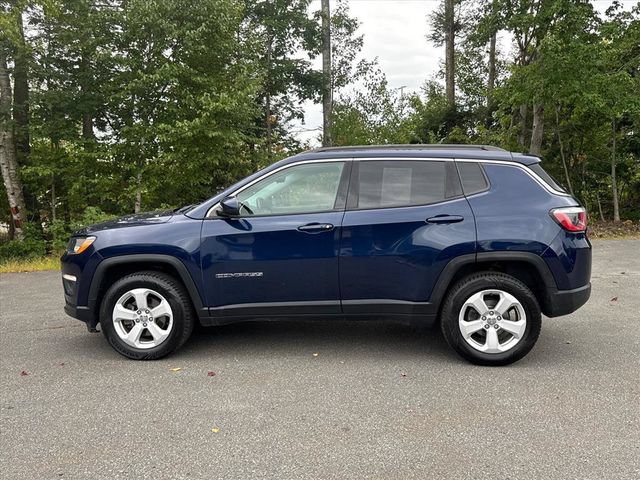 Used 2018 Jeep Compass Latitude w/ Cold Weather Group AWD/4WD image 9
