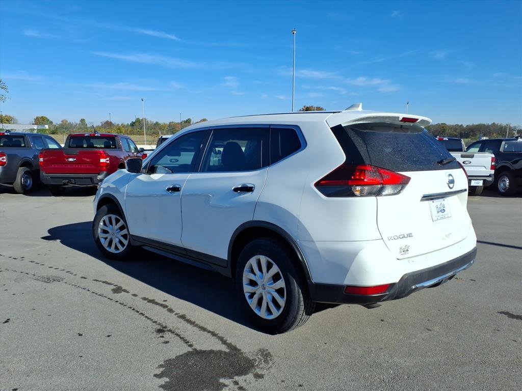 Used 2018 Nissan Rogue S image 3