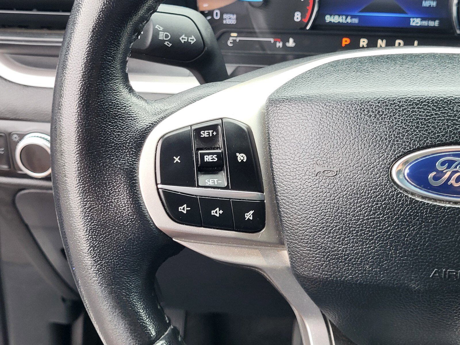 Certified 2023 Ford Explorer XLT RWD image 27