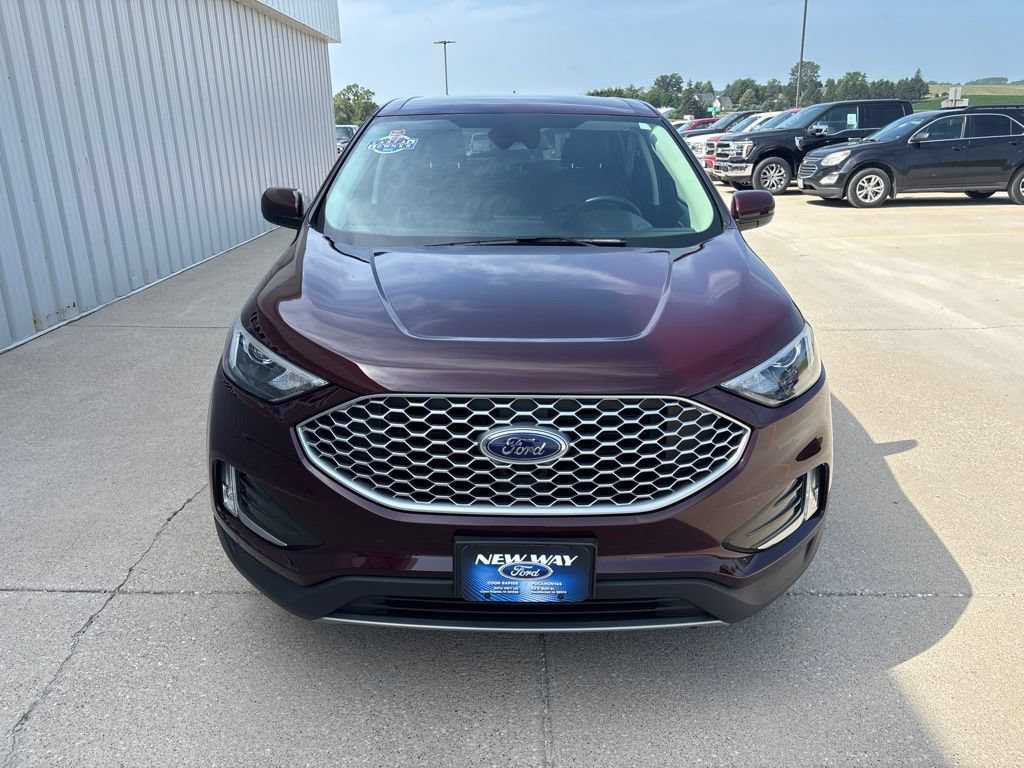Certified 2023 Ford Edge SEL w/ Convenience Package AWD/4WD image 2