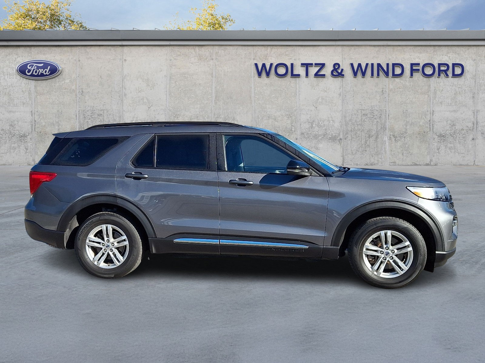 Certified 2023 Ford Explorer XLT w/ Equipment Group 202A AWD/4WD image 7