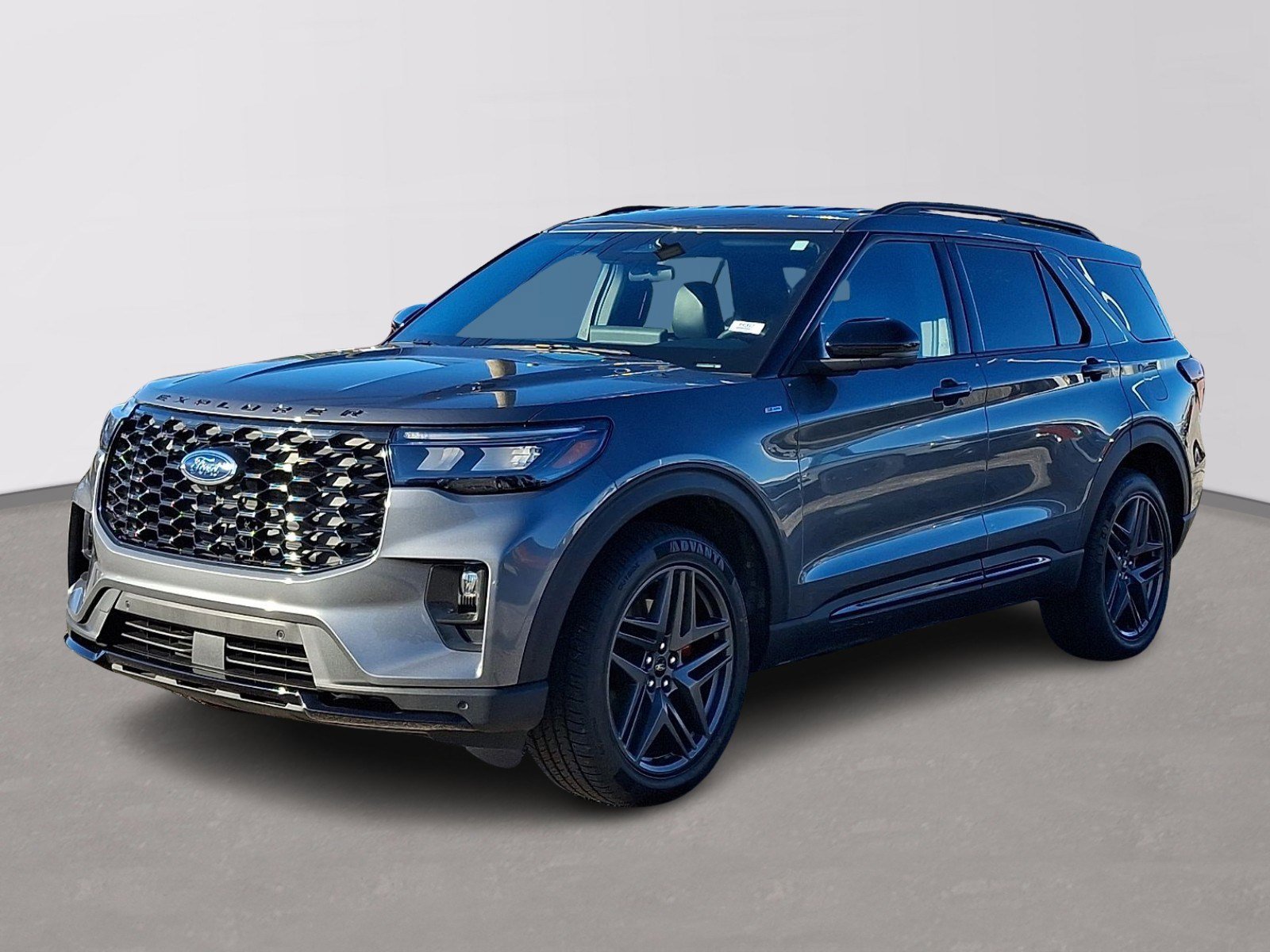 Certified 2025 Ford Explorer ST-Line w/ ST-Line Street Pack image 3