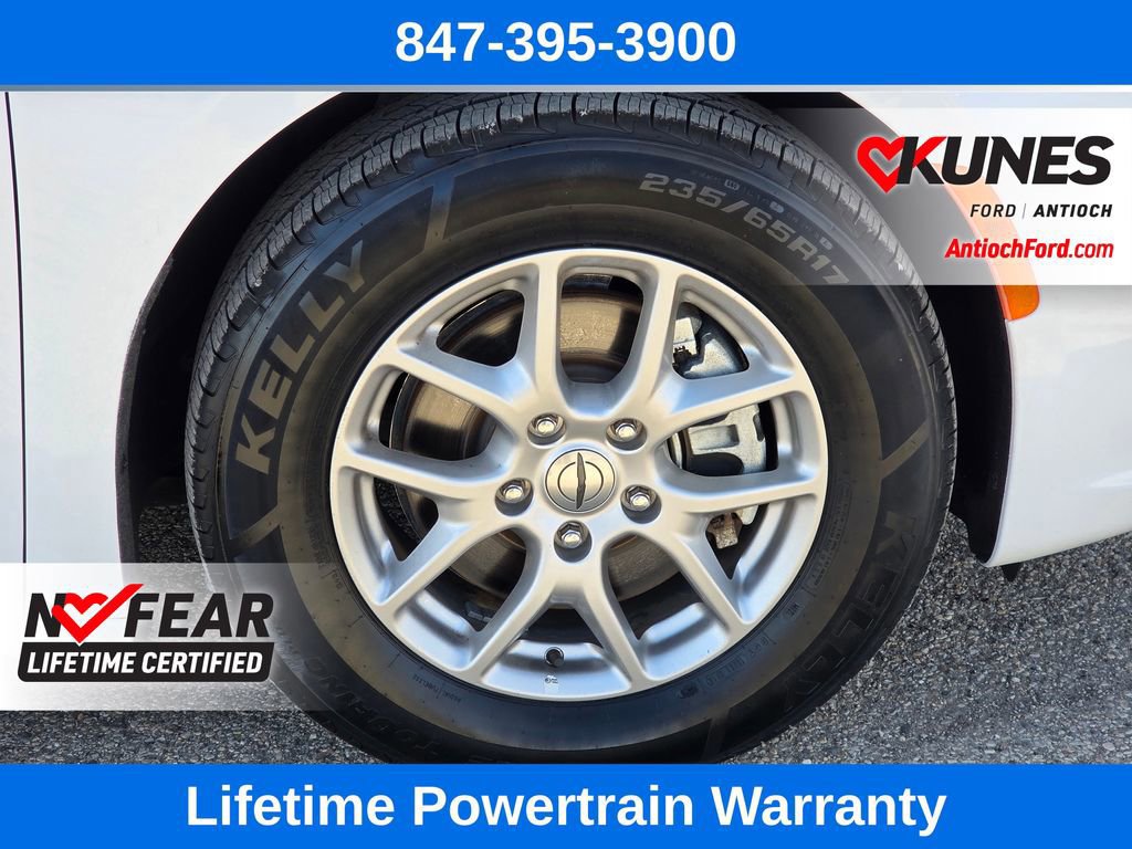 Used 2024 Chrysler Pacifica Touring-L image 9