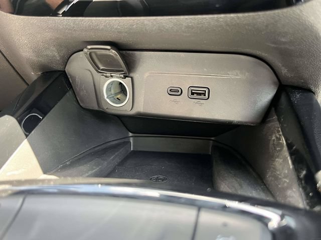 Used 2025 Chevrolet Trax RS w/ Sunroof Package FWD image 34