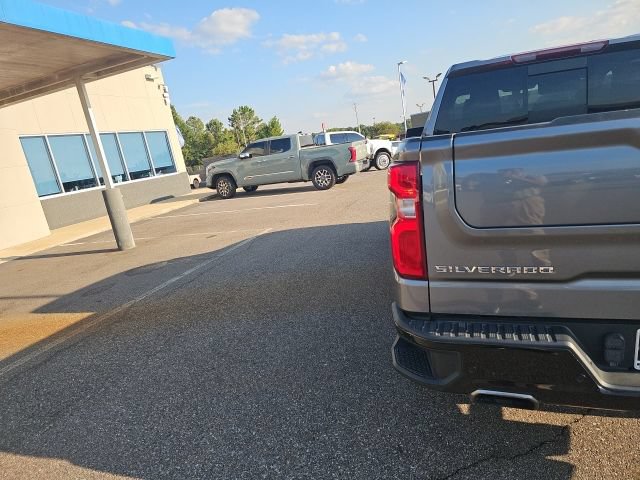 Used 2022 Chevrolet Silverado 1500 LT Trail Boss w/ LT Trail Boss Premium Package AWD/4WD image 6