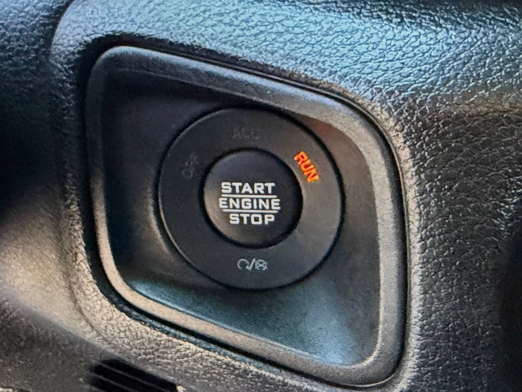 Used 2024 Jeep Wrangler Sport AWD/4WD image 27