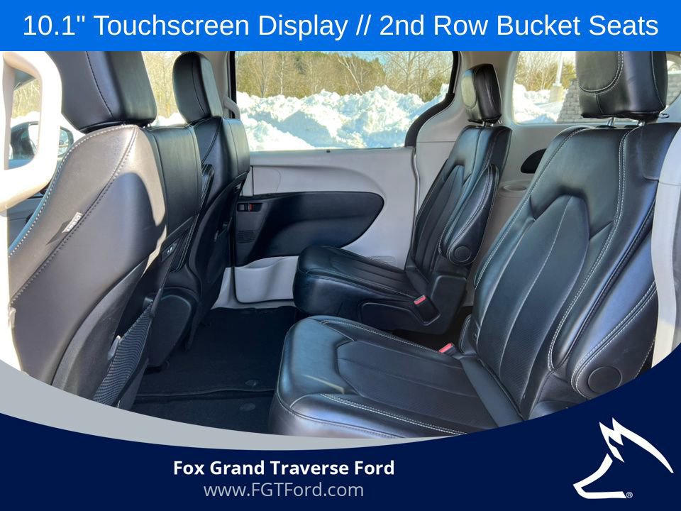 Used 2024 Chrysler Pacifica Touring-L image 9