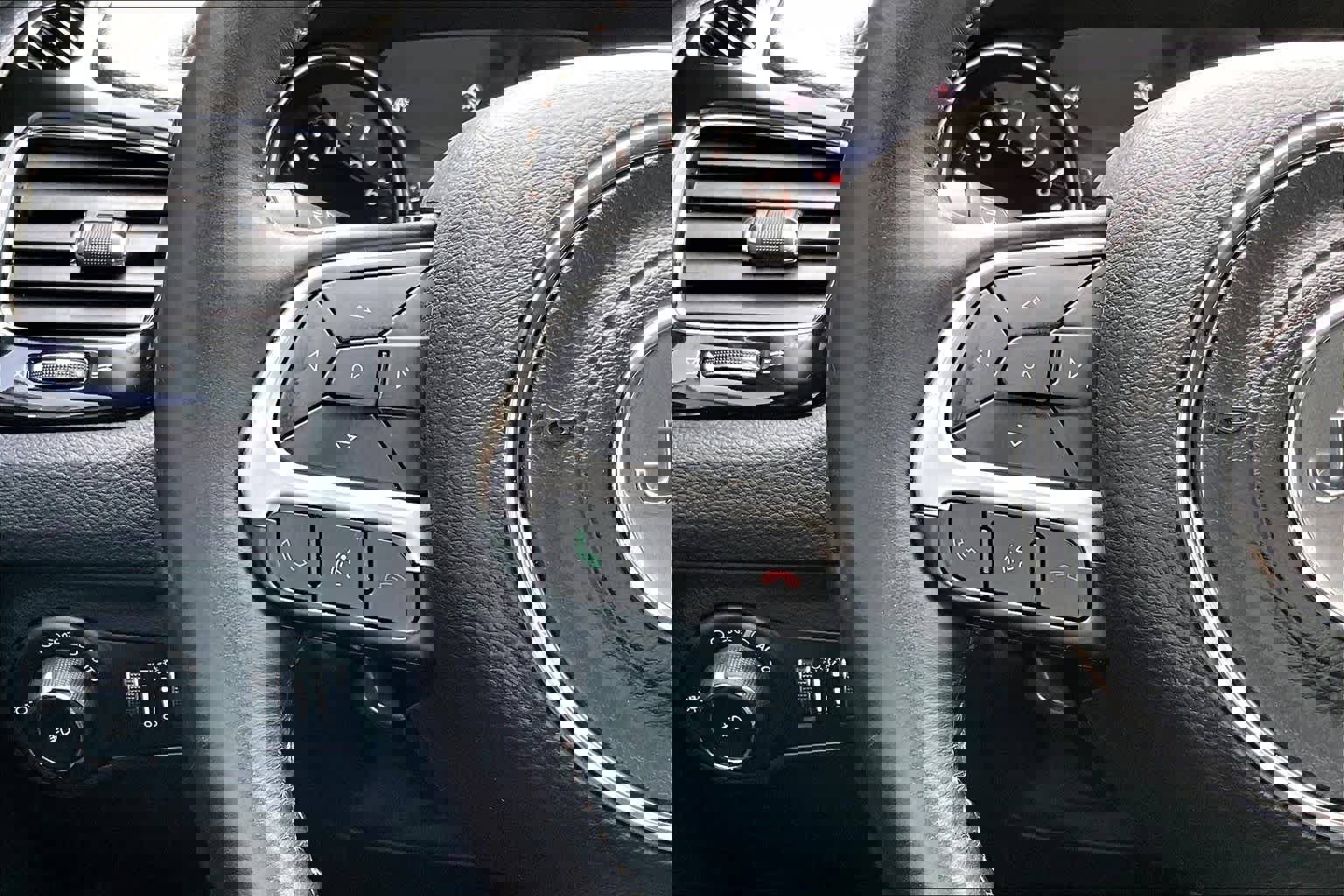 Used 2017 Jeep Compass Limited image 25