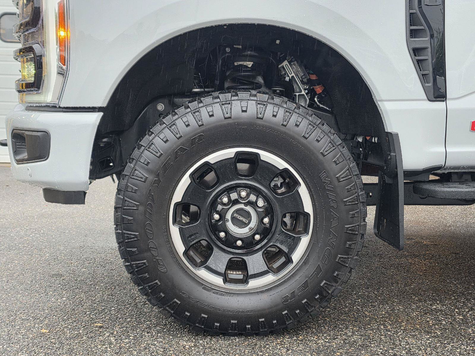 Certified 2026 Ford F350 Platinum w/ Tremor Off-Road Package AWD/4WD image 11