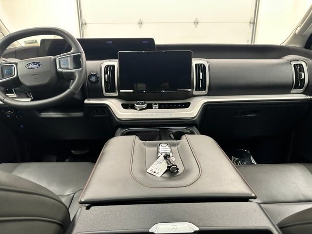 Certified 2025 Ford Expedition Active image 15