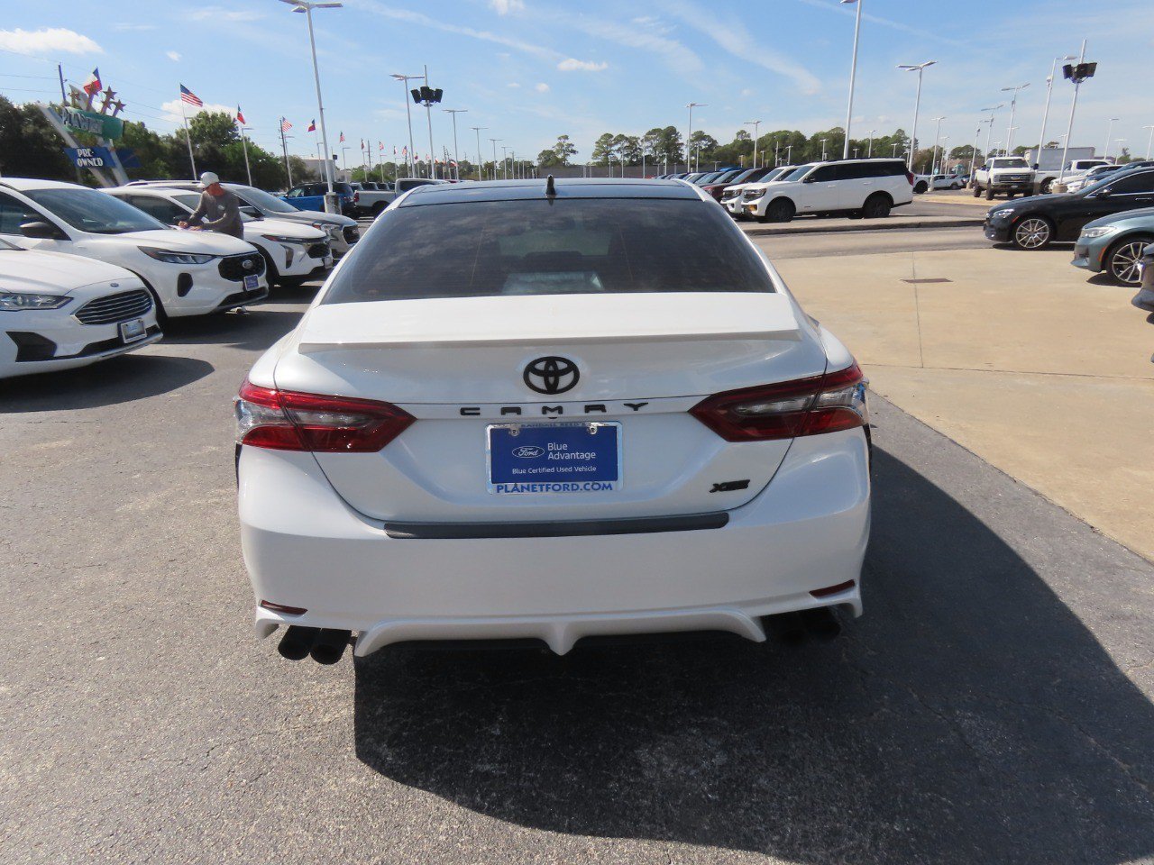 Used 2024 Toyota Camry XSE FWD image 11