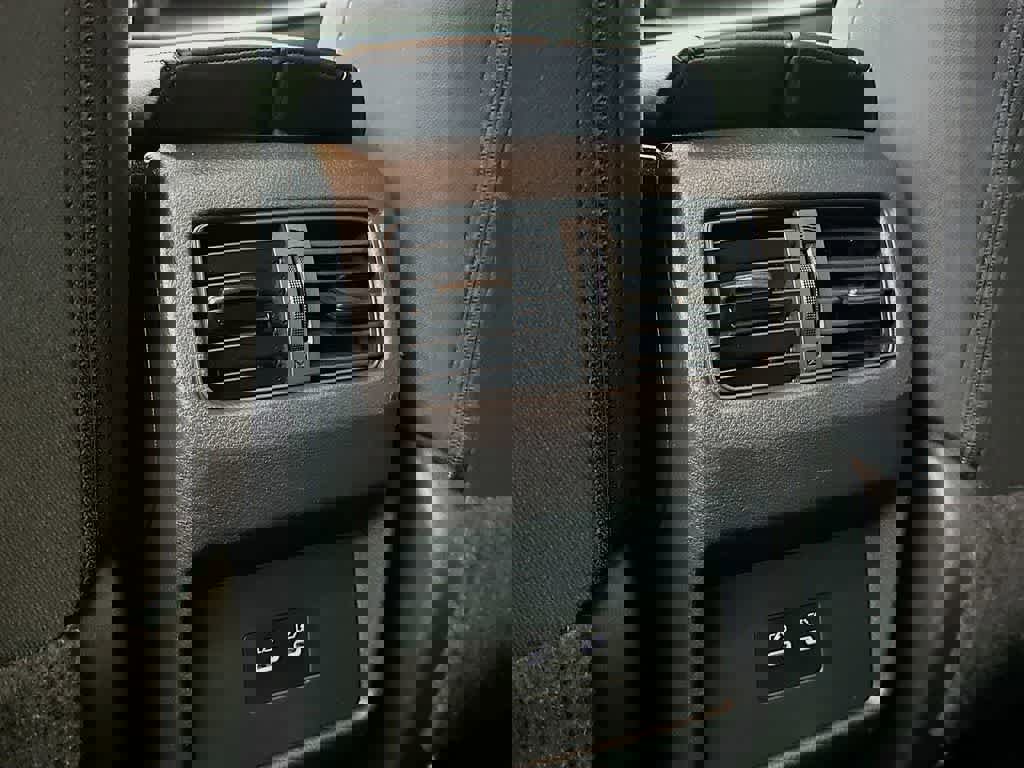 Used 2024 Nissan Rogue SV image 16