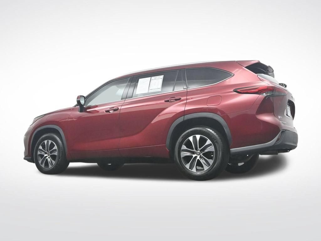Used 2021 Toyota Highlander XLE FWD image 47
