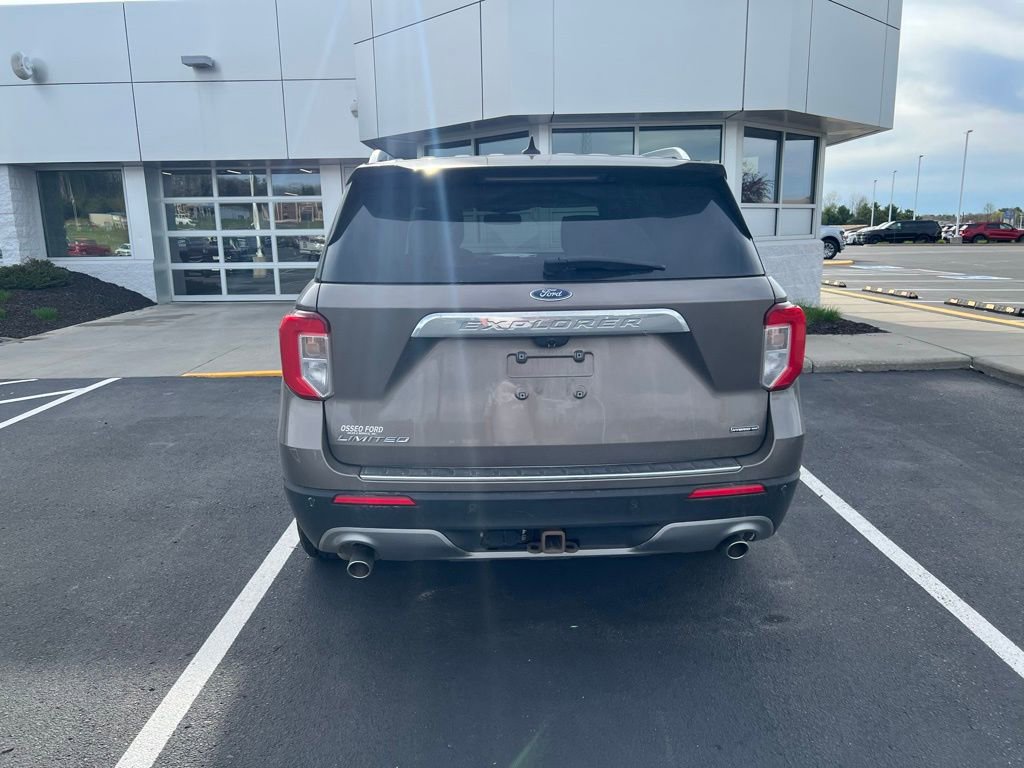 Certified 2021 Ford Explorer Limited w/ Hybrid Equipment Group 310A AWD/4WD image 6