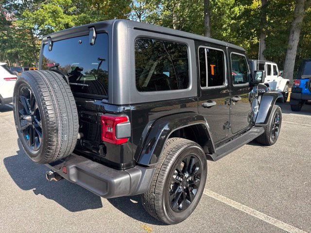 Used 2022 Jeep Wrangler Unlimited Sahara w/ Cold Weather Group AWD/4WD image 5