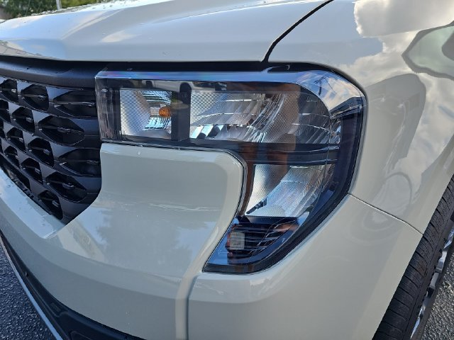 Certified 2025 Ford Maverick XLT w/ XLT Luxury Package FWD image 33