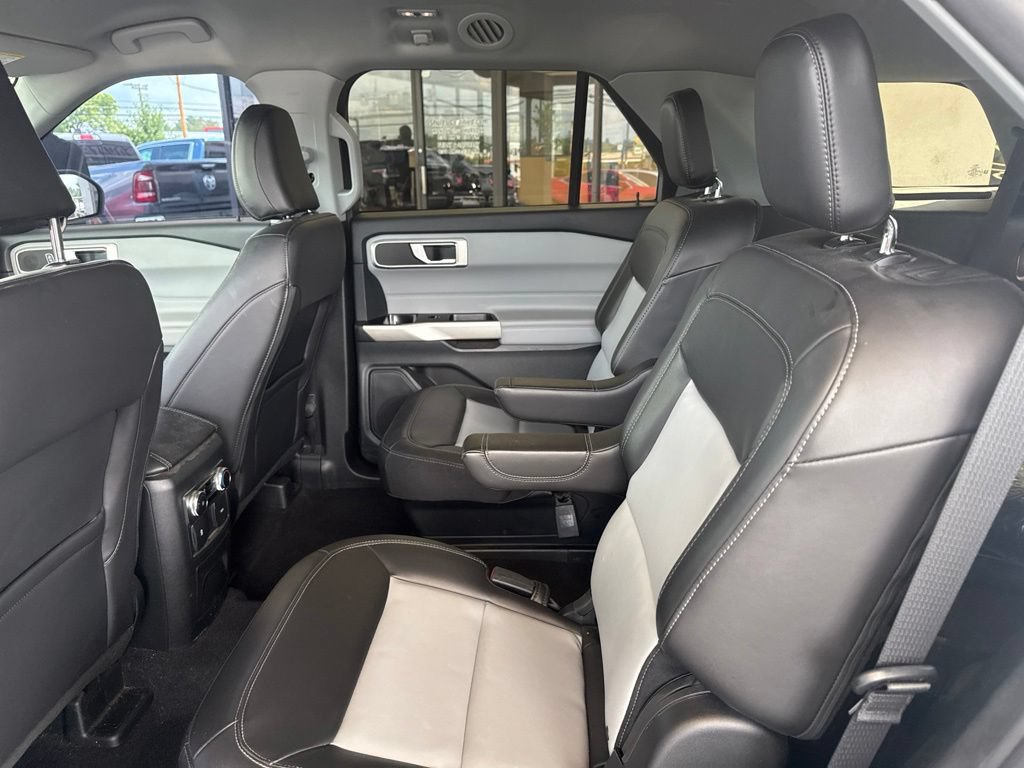 Certified 2023 Ford Explorer XLT w/ Equipment Group 202A AWD/4WD image 13