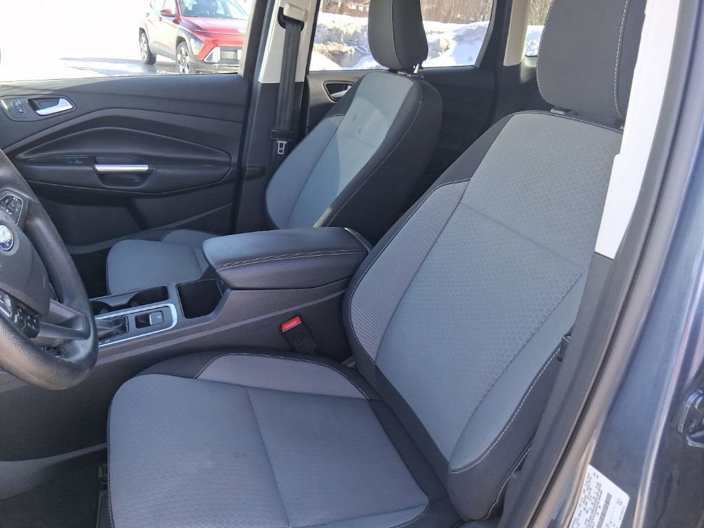 Certified 2018 Ford Escape SE image 9