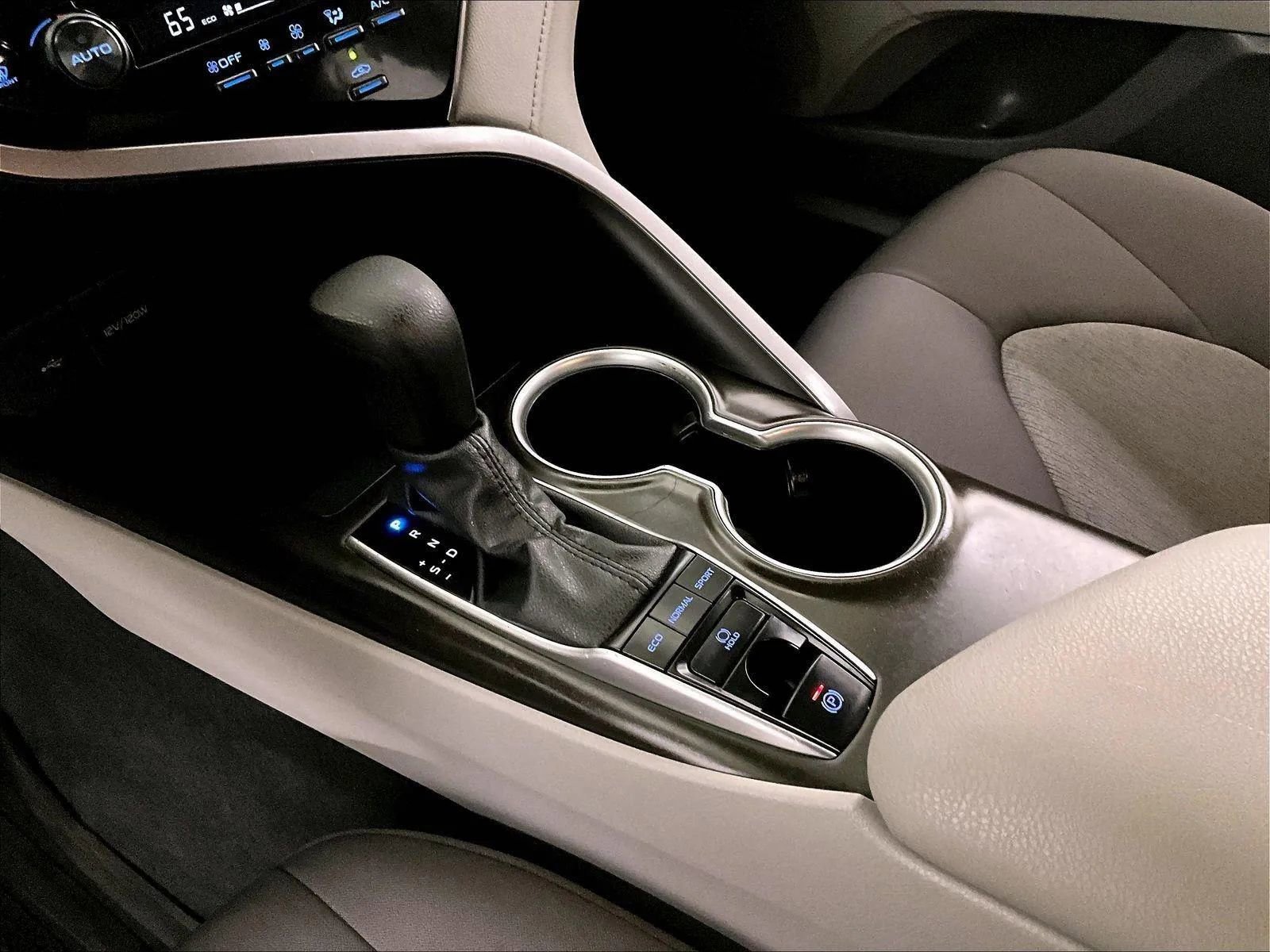 Used 2024 Toyota Camry LE image 16