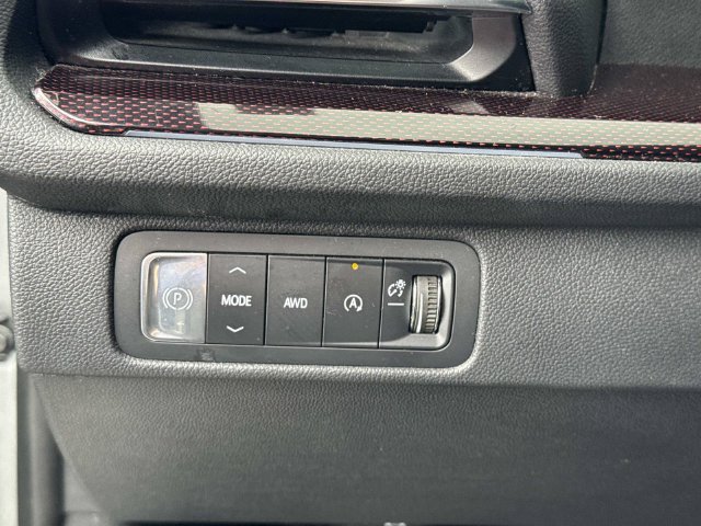 Used 2025 Chevrolet Traverse Z71 w/ Enhanced Driving Package AWD/4WD image 23