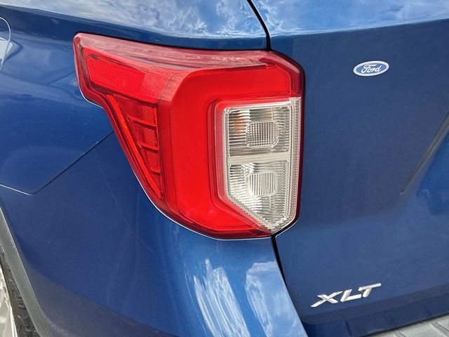 Certified 2022 Ford Explorer XLT w/ Equipment Group 202A RWD image 8