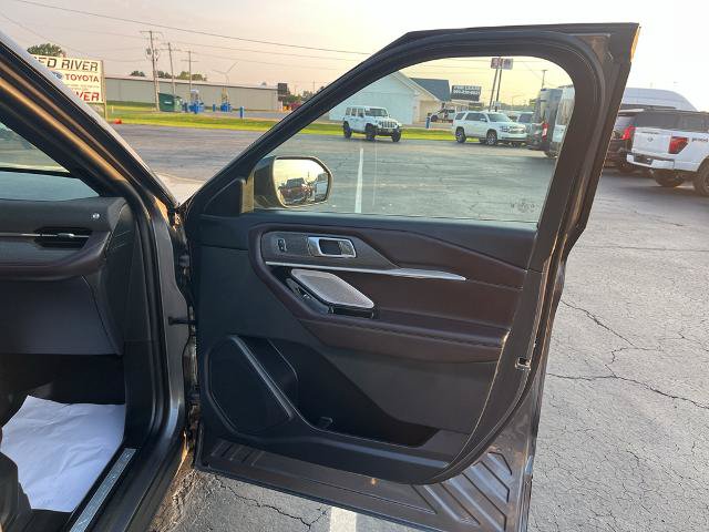 Certified 2025 Ford Explorer Platinum AWD/4WD image 16