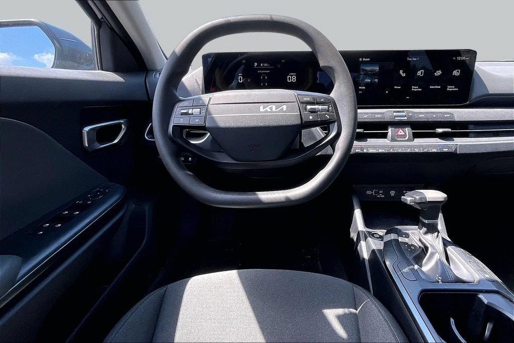 Used 2025 Kia K4 FWD image 5