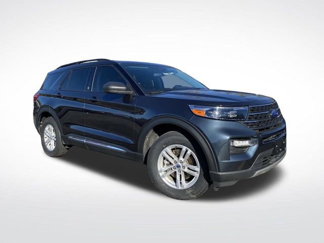 Certified 2022 Ford Explorer XLT w/ Equipment Group 202A image 2