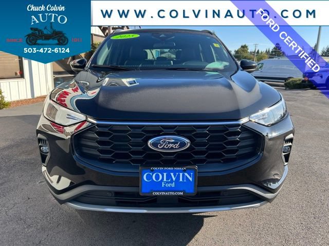 Certified 2025 Ford Escape ST-Line Select AWD/4WD image 4