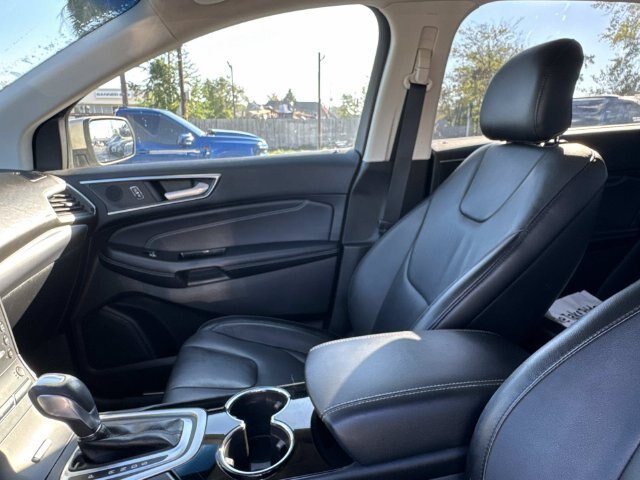Certified 2018 Ford Edge Titanium FWD image 16