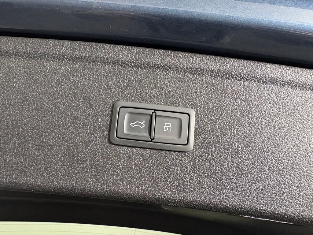 Used 2018 Audi Q5 2.0T Premium Plus w/ Premium Plus Package image 32