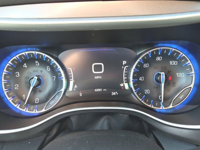 Used 2023 Chrysler Pacifica Touring-L image 45