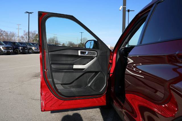 Certified 2021 Ford Explorer XLT w/ Equipment Group 202A image 21