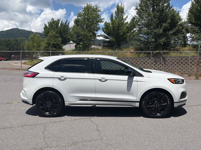 Certified 2023 Ford Edge SE w/ Black Appearance Package AWD/4WD image 2