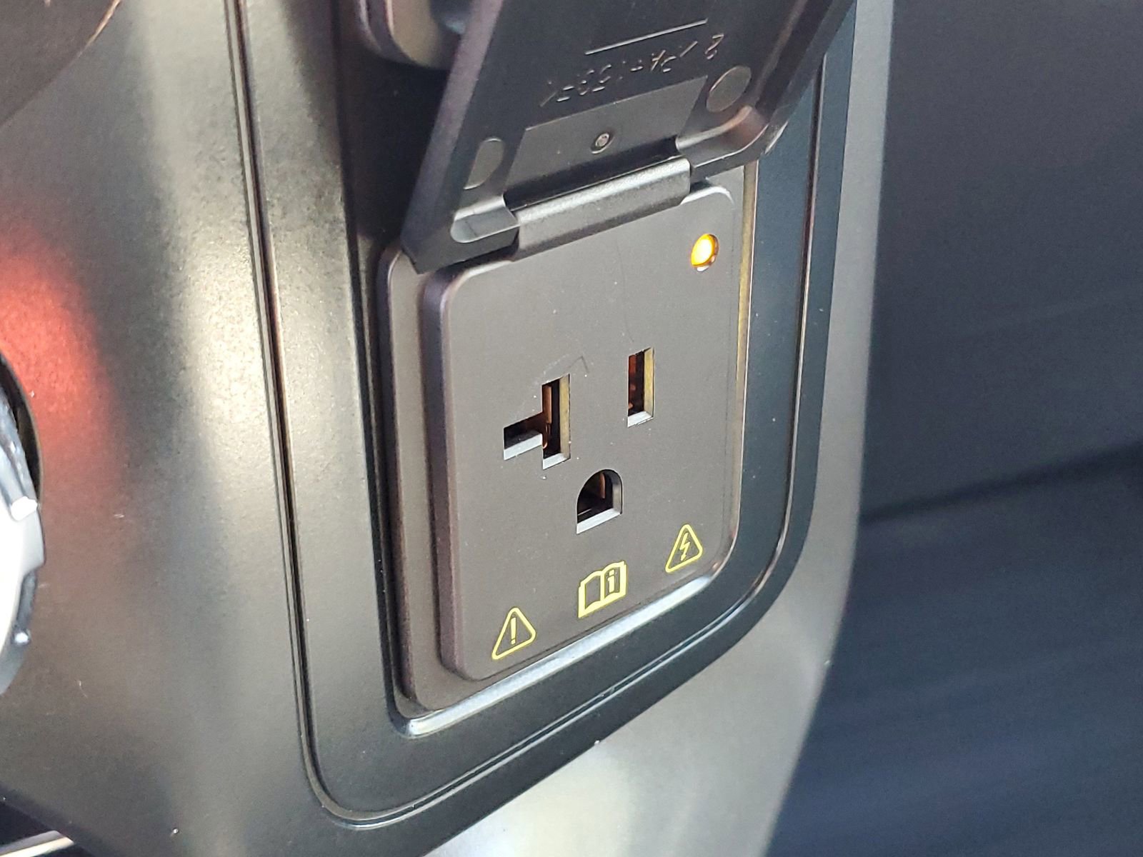 Certified 2025 Ford F150 Lariat w/ Equipment Group 501A Mid AWD/4WD image 28