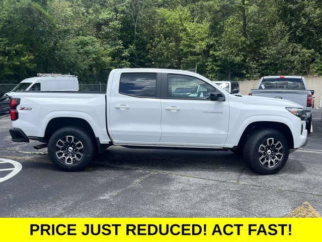 Used 2023 Chevrolet Colorado Z71 w/ Z71 Convenience Package 2 AWD/4WD image 2