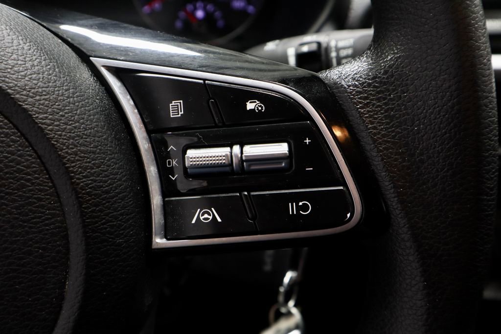 Used 2023 Kia Forte LXS image 29