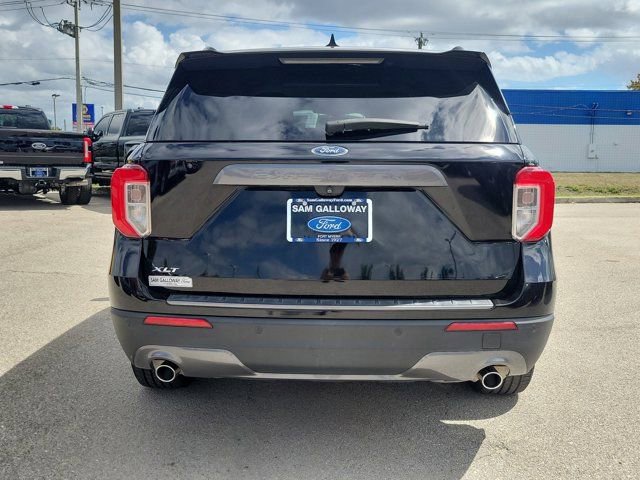 Certified 2021 Ford Explorer XLT w/ Equipment Group 202A image 3