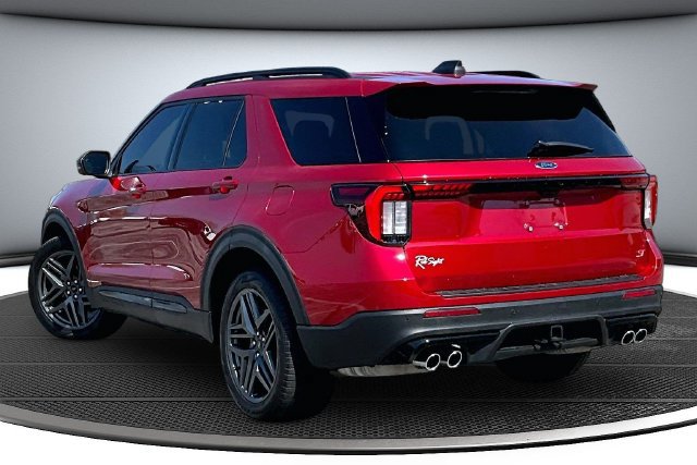 Certified 2025 Ford Explorer ST AWD/4WD image 4