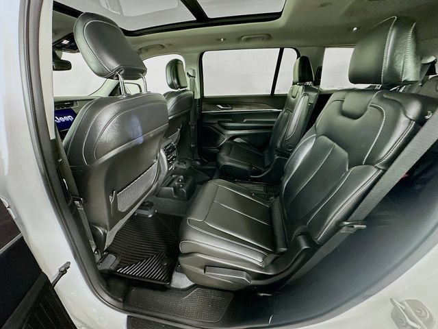 Used 2023 Jeep Grand Cherokee L Limited AWD/4WD image 31