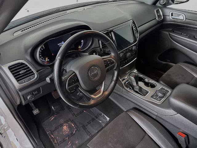 Used 2022 Jeep Grand Cherokee Laredo X AWD/4WD image 2