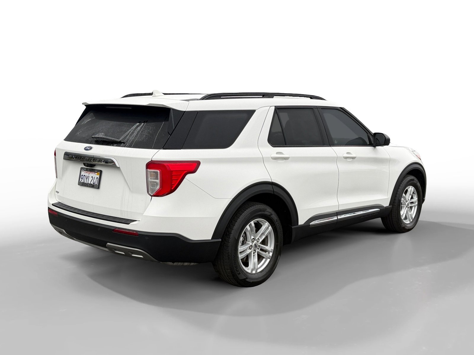 Certified 2022 Ford Explorer XLT w/ Equipment Group 202A image 5