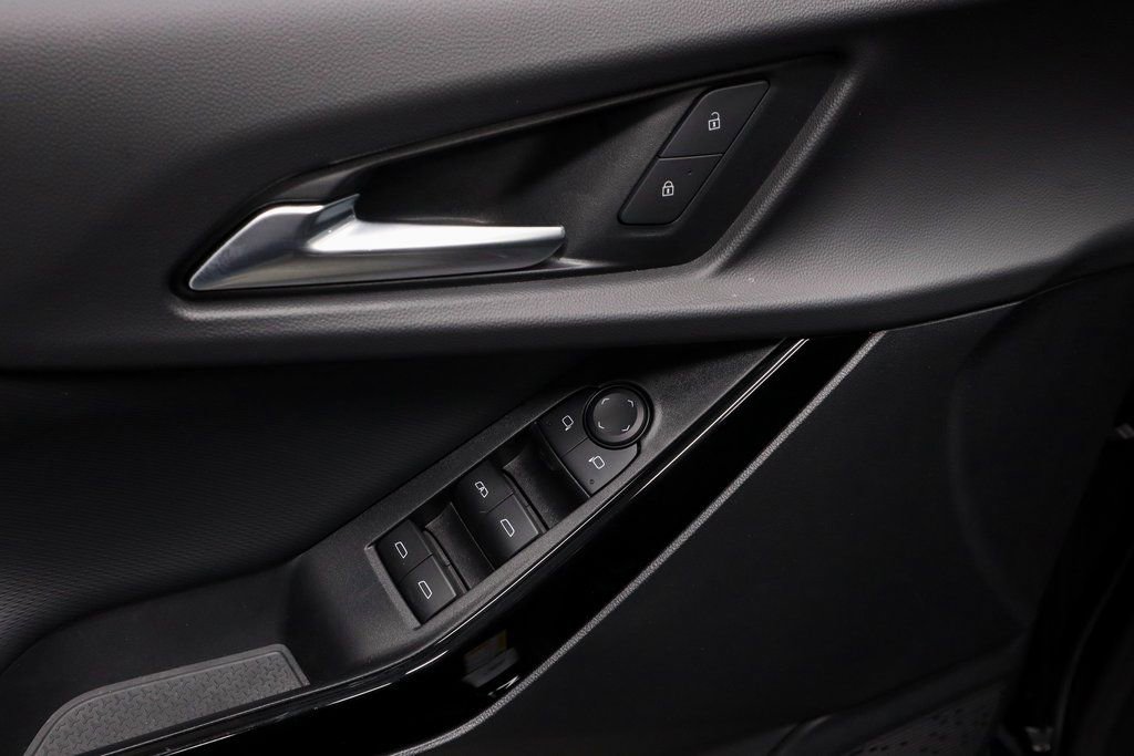 Used 2025 Chevrolet Equinox LT image 24