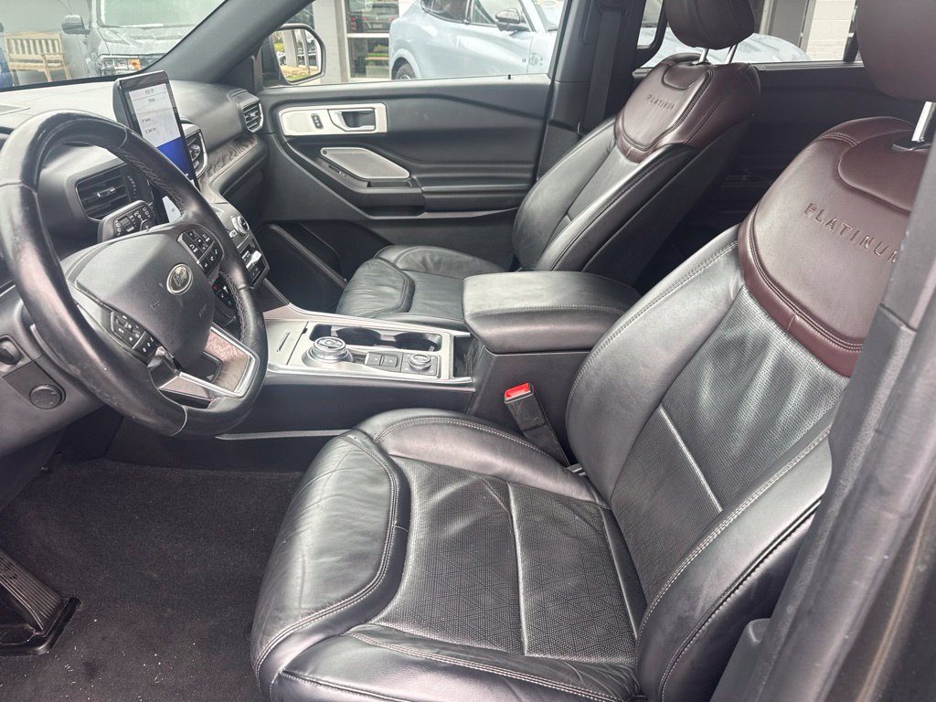 Certified 2020 Ford Explorer Platinum w/ Premium Technology Package AWD/4WD image 11