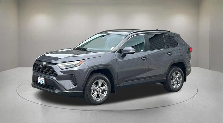 Used 2023 Toyota RAV4 XLE w/ Convenience Package FWD image 2