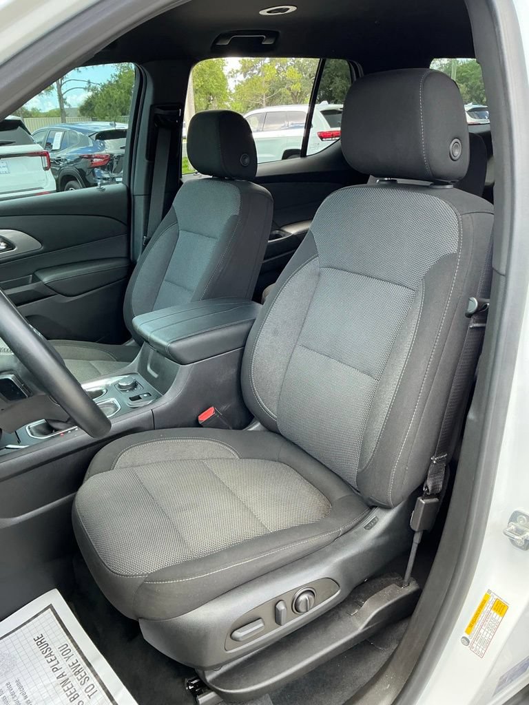 Used 2023 Chevrolet Traverse LT FWD image 38
