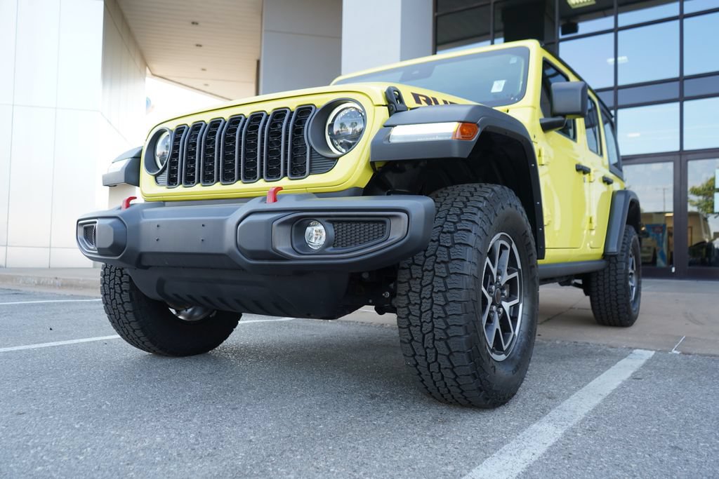 Used 2024 Jeep Wrangler Unlimited Rubicon AWD/4WD image 4