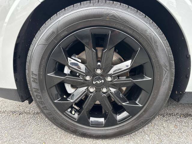 Used 2022 Kia Carnival SX FWD image 9