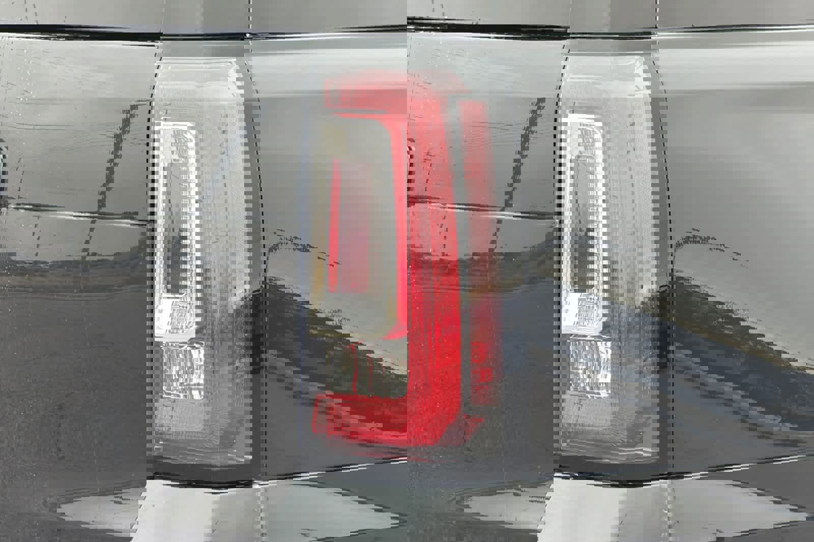 Used 2020 GMC Yukon Denali image 30