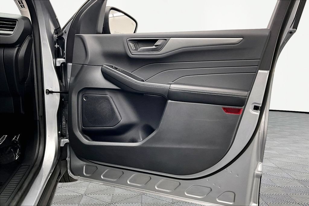Certified 2023 Ford Escape Active AWD/4WD image 24